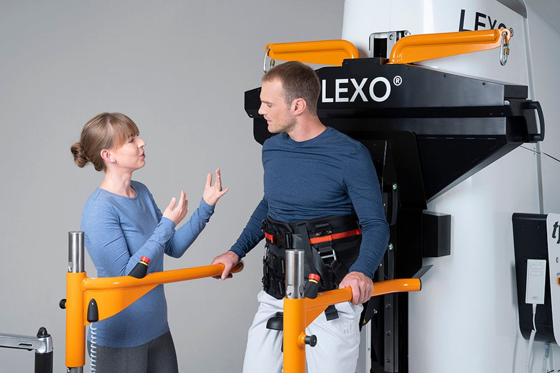 Lexo-w-rehabilitacji-chodu-Tyromotion-Skyfi