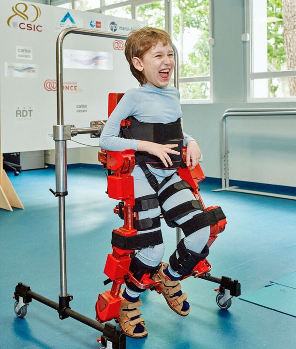 egzoszkielet dla dzieci-egzoszkielet pediatryczny-marsi bionics-atlas2030-skyfi 