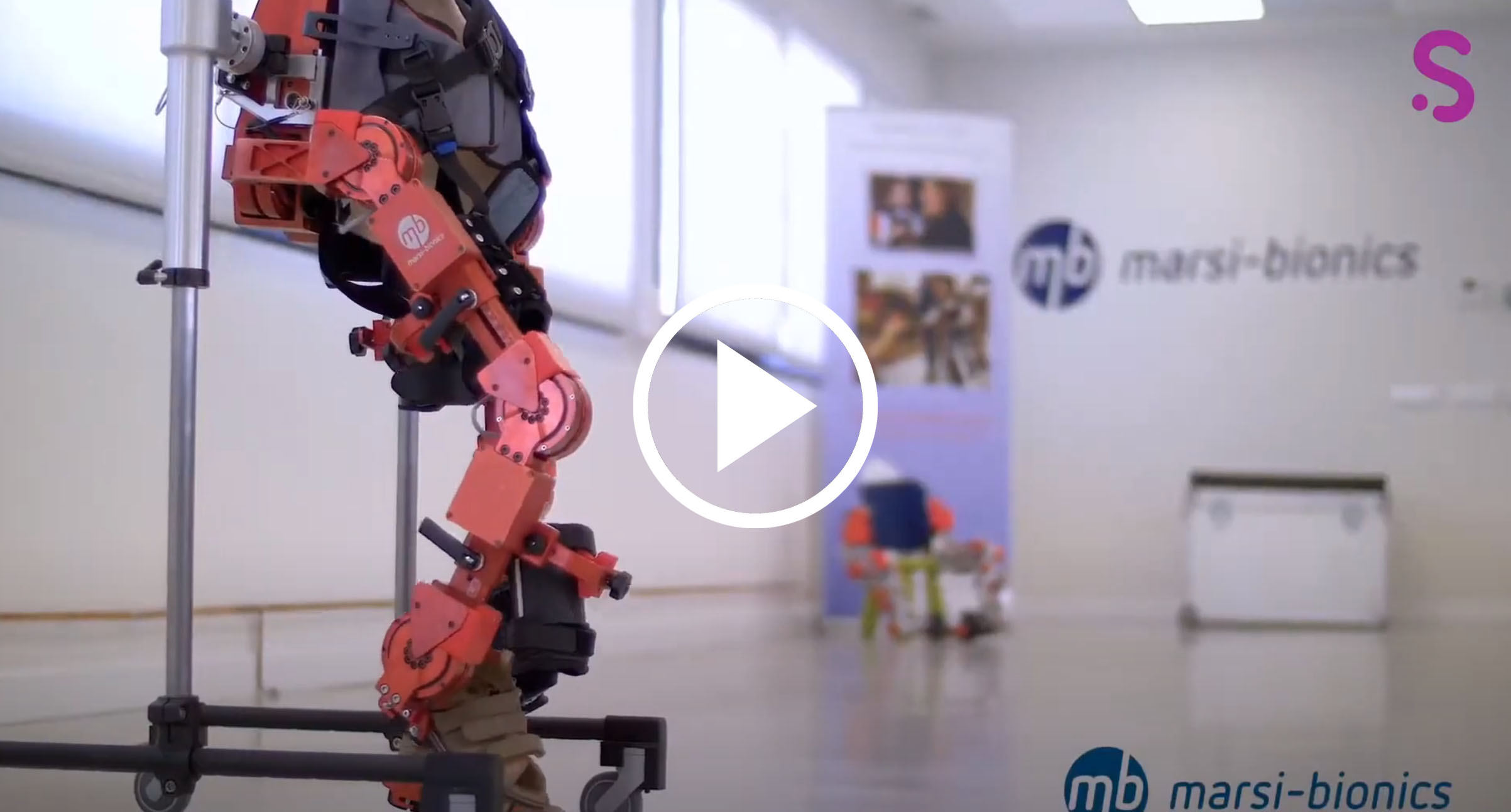 Egzoszkielet-pediatryczny-Atlas2030-Marsi_bionics-Skyfi