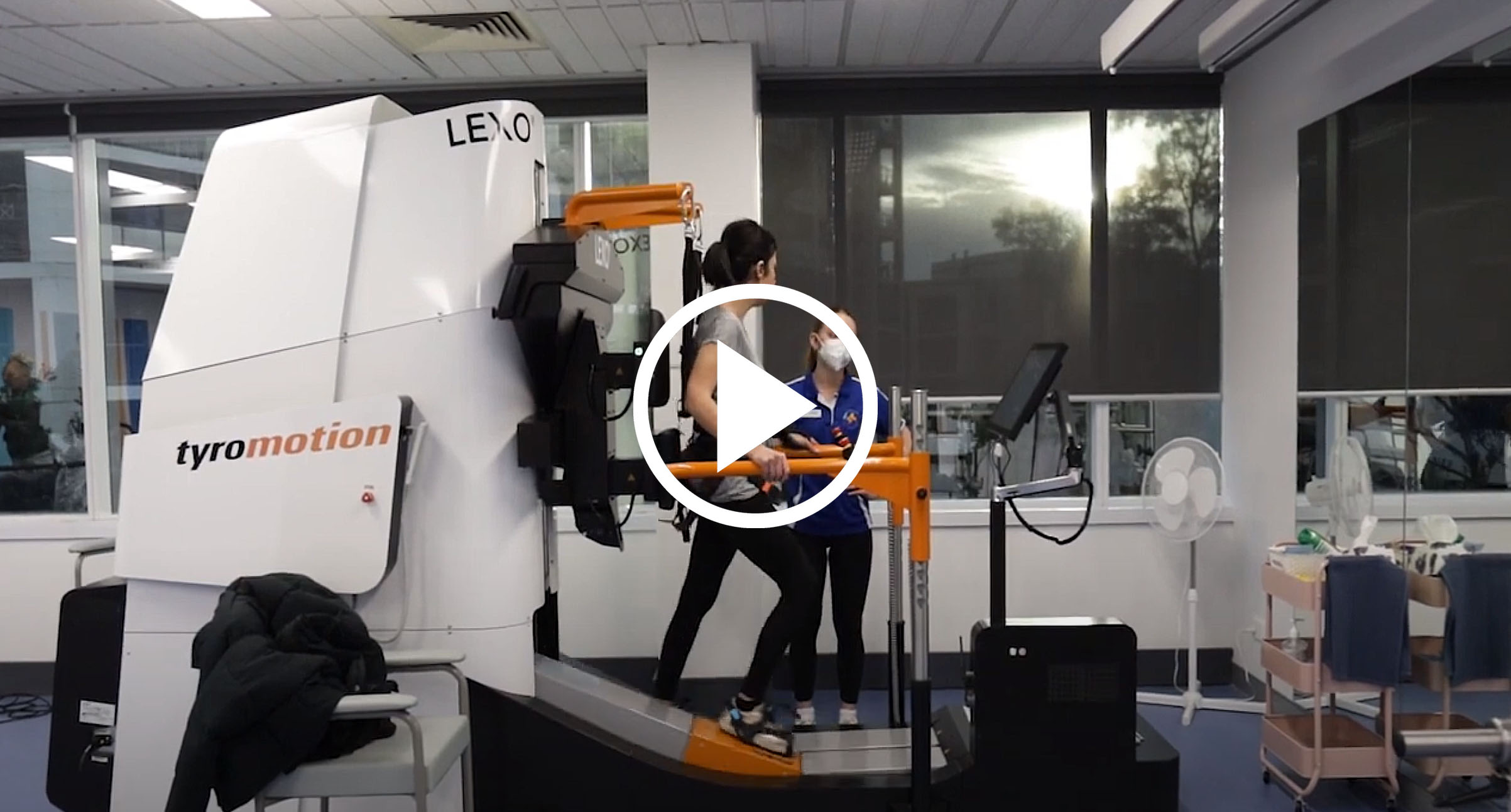 Lexo-Tyromotion-rehabilitacja-reedukacja-chodu-Skyfi